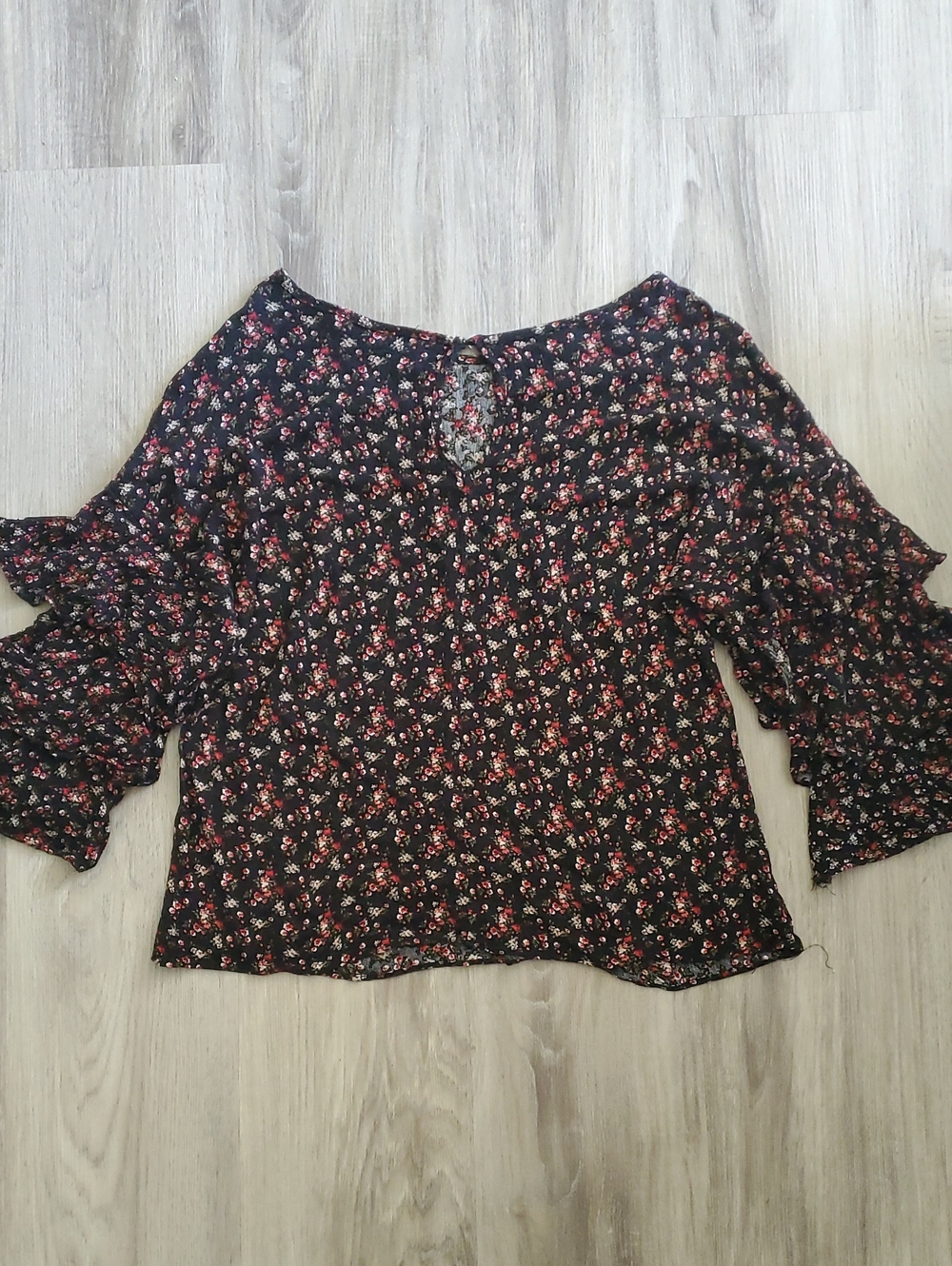5/$35💐Size L - Black Floral Semi-Sheer Blouse Tiered Sleeves - Max & Marcus - Picture 5 of 7